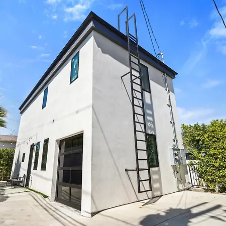 Scandinavian 2Br, 2Bath Townhome, Pet & Kid Friendly, Free Parking, 10Min To Venice Beach!